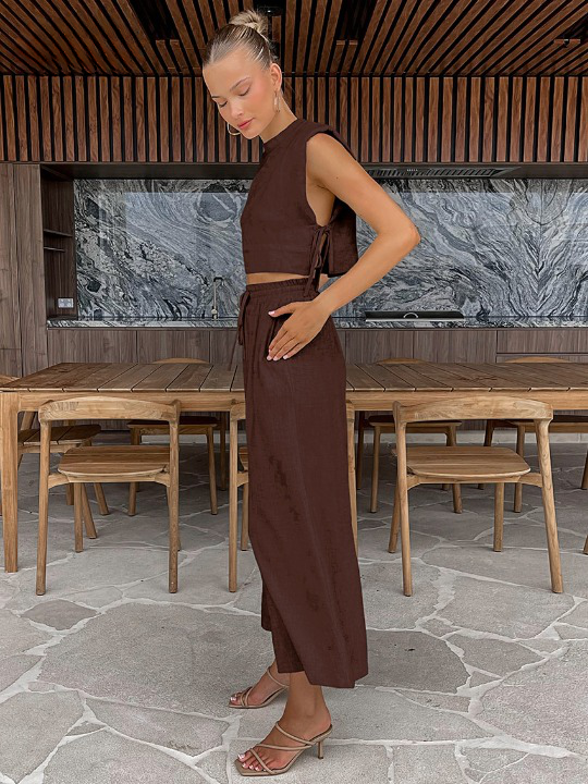 Relaxed Linen Vacation Set with Wide-Leg Trousers