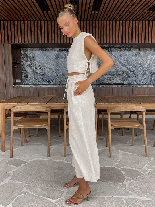Relaxed Linen Vacation Set with Wide-Leg Trousers