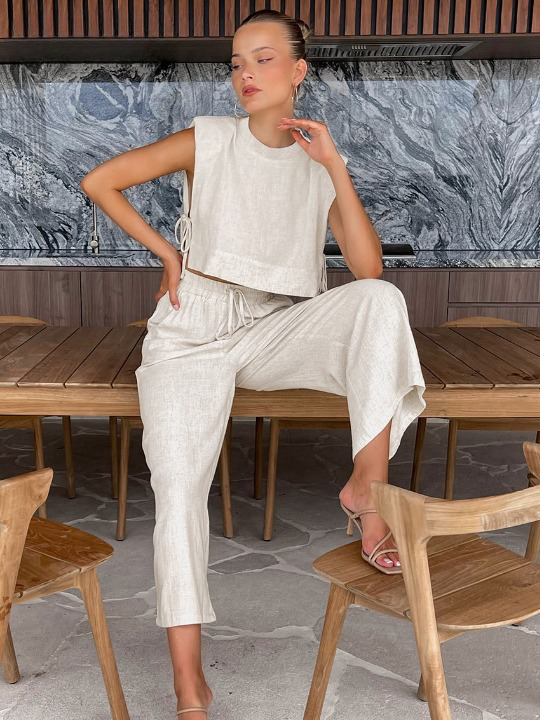 Relaxed Linen Vacation Set with Wide-Leg Trousers