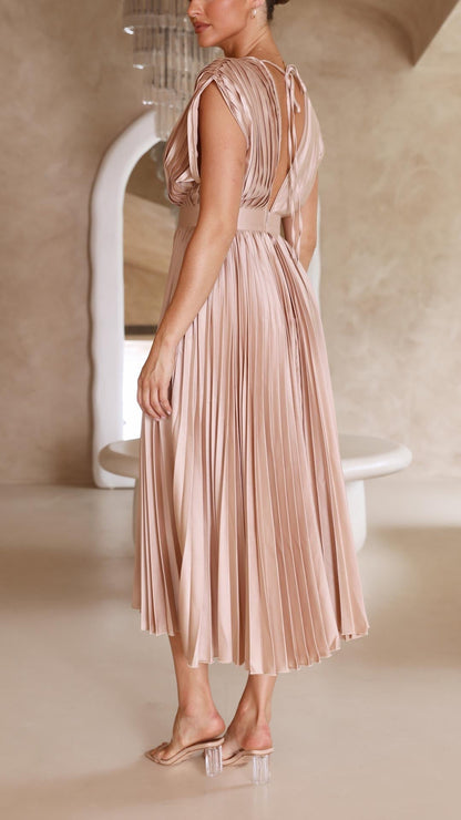 Pleated Maxi Dress with Elegant Flow