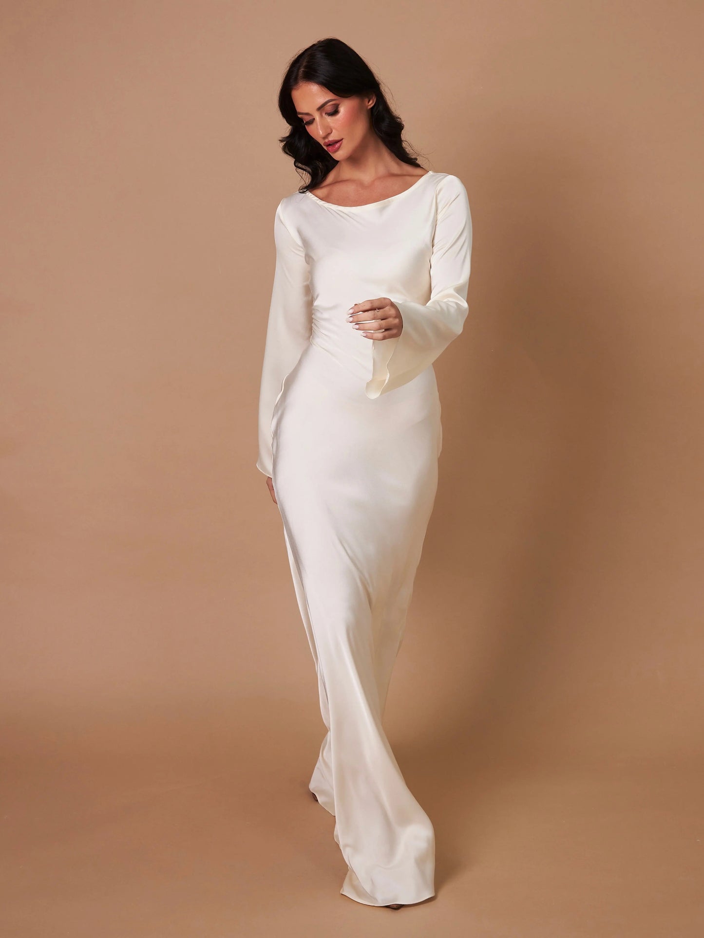 Elegant Long Sleeve Maxi Dress – Sophisticated Evening Gown